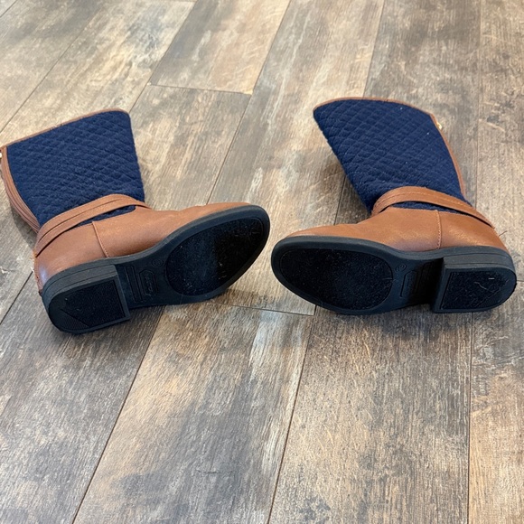 Nautica Navy Quilted and Brown Boots - Picture 10 of 13